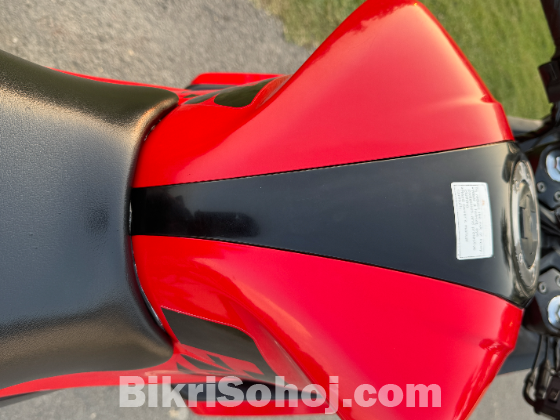 Suzuki Gixer sf fi abs